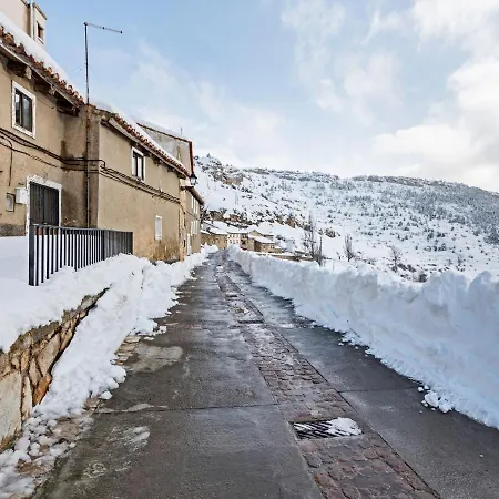 Spacious In With Heating Gúdar